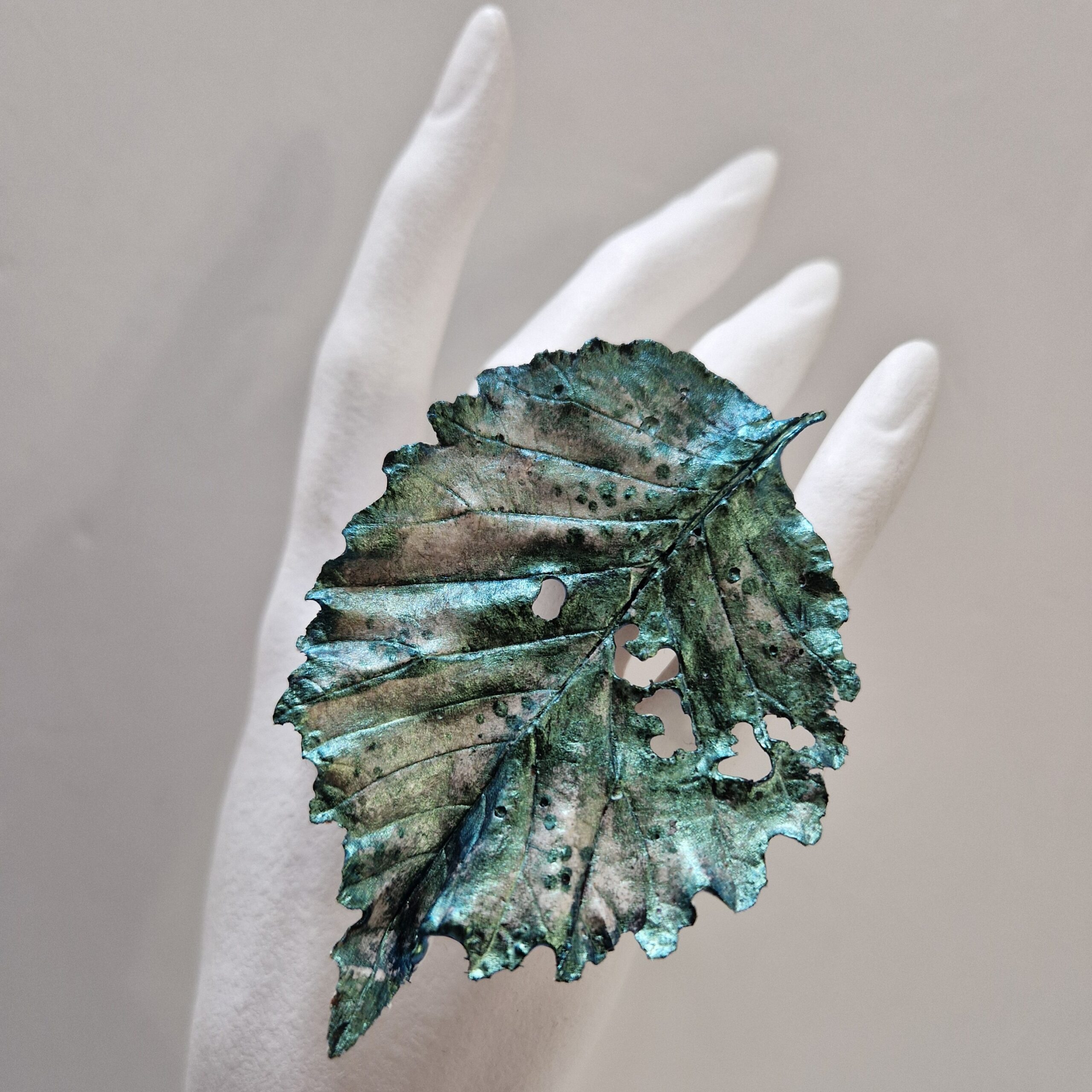 Distressed Linden Leaf