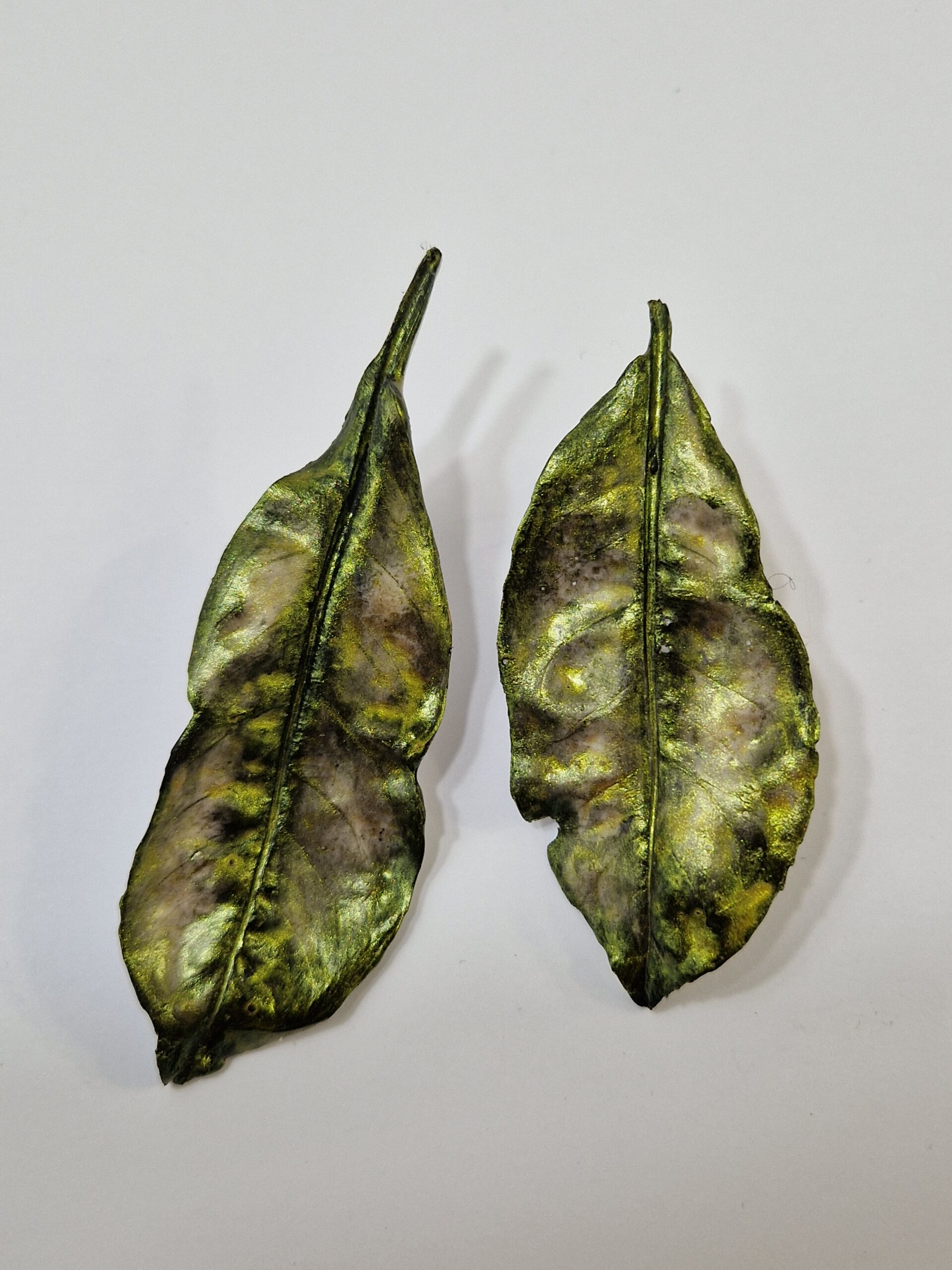 Distressed Cherry Laurel Leaf