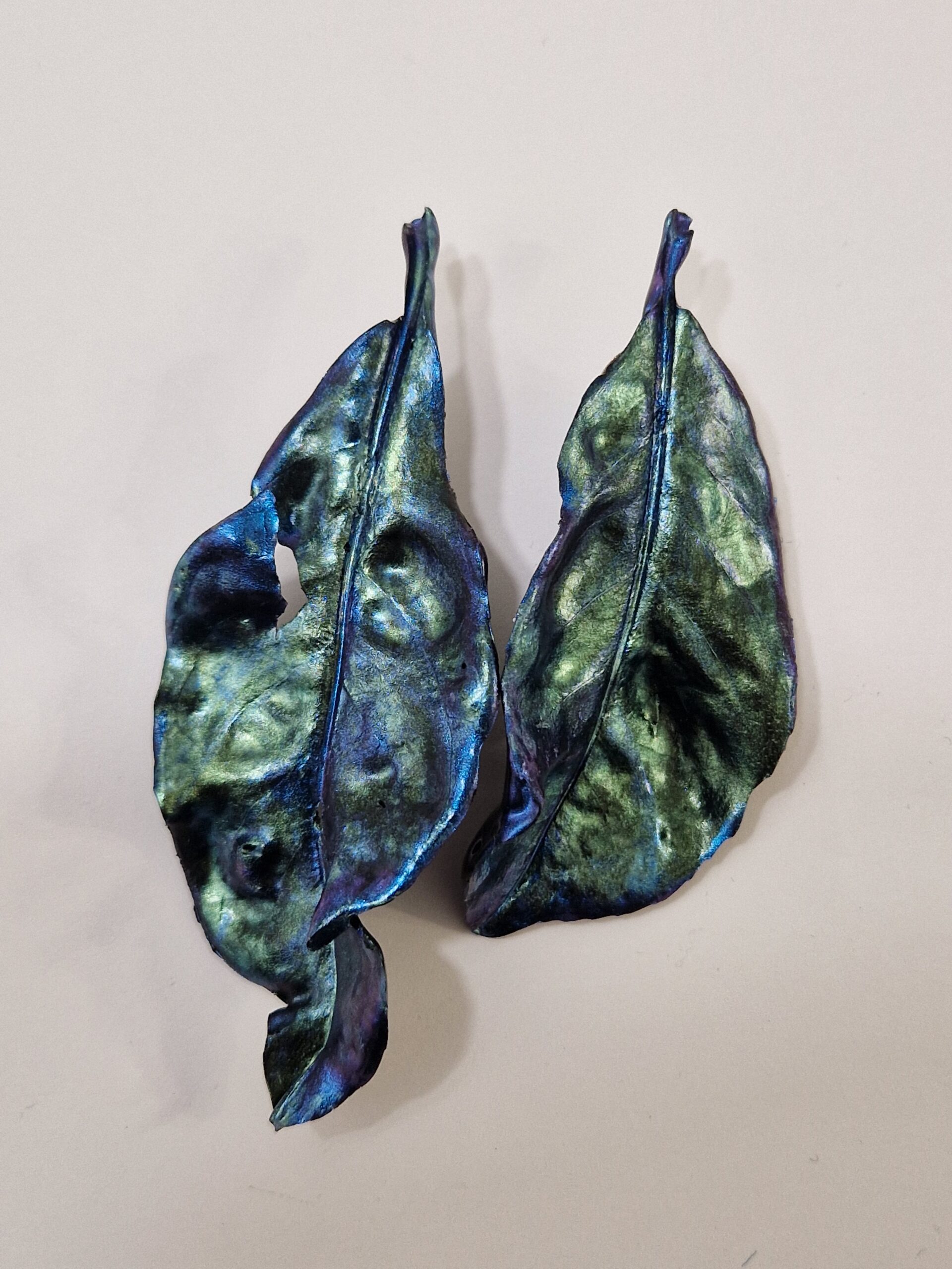 Distressed Cherry Laurel Leaf